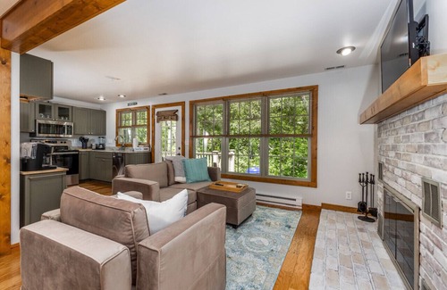 The Galena Territory House | Charming 1-Bedroom Cozy Retreat