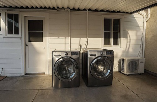 Monrovia House | Charming 1-bedroom house with WiFi and AC in welcoming Monrovia