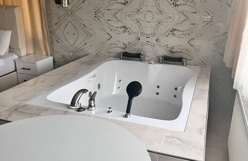 Ankara City Center House | Charming 1-bedroom house WITH JACUZZI in Ankara for a cozy getaway