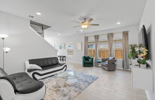 Manor House | Charming 1-bedroom in Manor with AC, WiFi