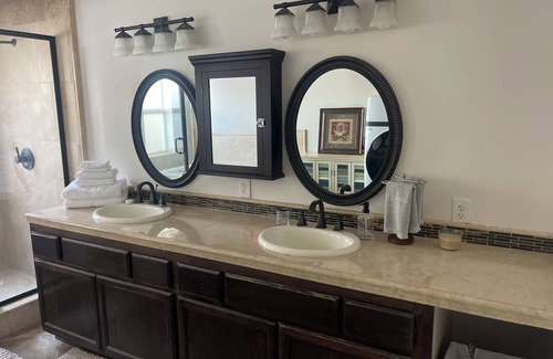 Bakersfield Apartment | Charming 1-bedroom apartment in lovely Bakersfield with AC, WiFi