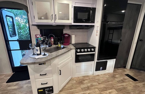 Dania Beach House | Charming 1-bedroom mobile home in Dania Beach with AC