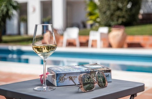 Tomares Villa | Charming 10 pers Villa with swimmingpool Sevilla