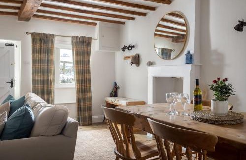 Upper Oddington House | Charming 17th Century Cotswold Cottage