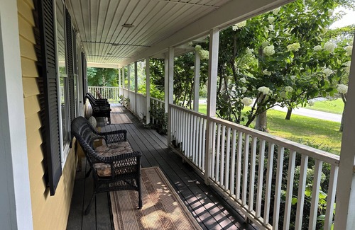 Eastham House | Charming 1800s Cape Cod home near beaches, bike trails, sunset hotspots & more!