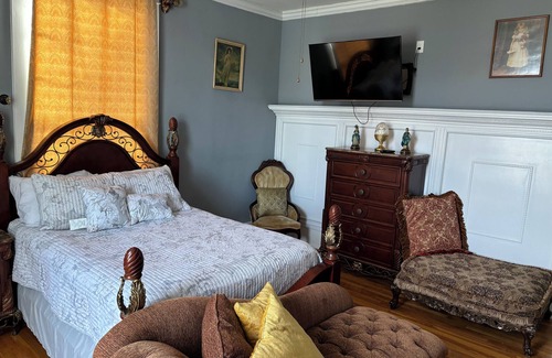 Anderson Bed & Breakfast | Charming 1850 antebellum B&B, minutes from Anderson University and Clemson.