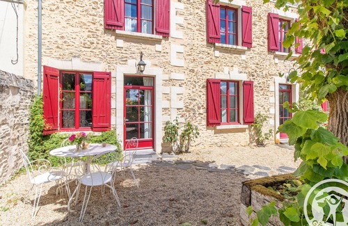 Savennieres Cottage | Charming 1870 Cottage in Loire Valley: Cozy Stay with Modern Amenities Near Angers