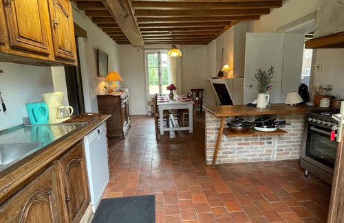 Sainte-Montaine Cottage | Charming 18th Century House in Sologne with Private Park, Lake, and Fireplace