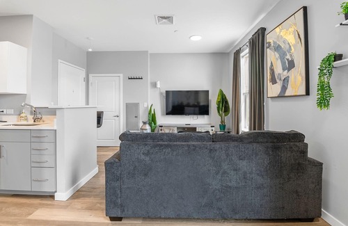 Everett Apartment | Charming 1BR Near Encore 8574