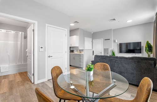 Everett Apartment | Charming 1BR Near Encore 8574