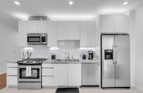 Downtown Tulsa Apartment | Charming 1BR NearBOKCntr-Gym,Lounge,Balcony,PetOK
