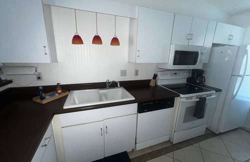Northwest Pensacola House | Charming 2-bdr home, fenced byard, fully equipped, central location