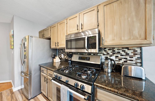 Southwest Raleigh House | Charming 2-bed/2-bath townhome in Raleigh with WiFi and AC by NC State