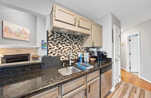Southwest Raleigh House | Charming 2-bed/2-bath townhome in Raleigh with WiFi and AC by NC State