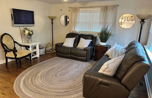 Kingsport House | Charming 2 Bed/2 Bath Retreat on Warpath Drive - Your Perfect Home Awaits!