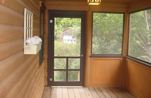 Southwest Harbor Cabin | Charming 2-bedroom cabin in fabulous Southwest Harbor adjacent to Acadia
