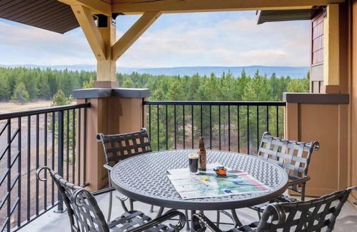 West Yellowstone Hotel | Charming 2-bedroom hotel in fabulous West Yellowstone with WiFi, AC