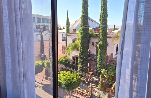 San Luis Potosi House | Charming 2-bedroom apartment in enchanting San Luis Potosí with WiFi