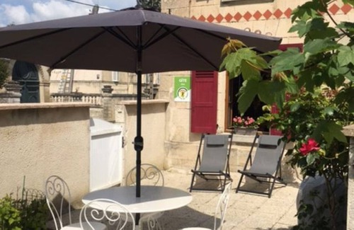 Cuise-la-Motte Cottage | Charming 2-Bedroom Stone House with Garden, Near Pierrefonds Castle