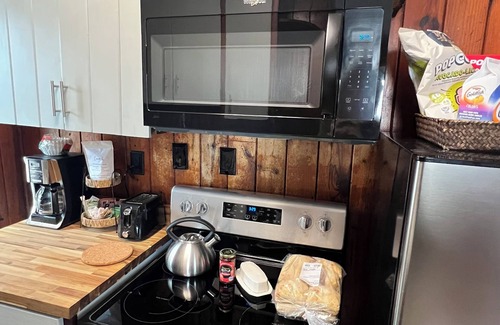North Carolina Coast Cottage | Charming 2-bedroom in Carolina Beach walking distance to beach