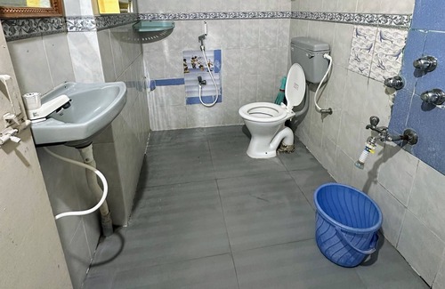 MVP Colony Apartment | Charming 2-bedroom apartment with WiFi, AC in serene Visakhapatnam Beach