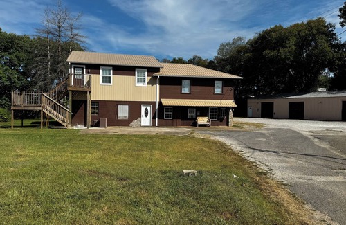 Bowling Green Apartment | Charming 2-bedroom apartment in lovely Bowling Green, with AC & WiFi