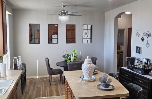 Moreno Valley Cottage | Charming 2-bedroom cottage in wonderful Moreno Valley with WiFi, all utilities