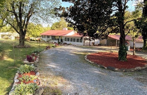 Pisgah Forest House | Charming 2-bedroom home close to town & only minutes to hiking, & waterfalls