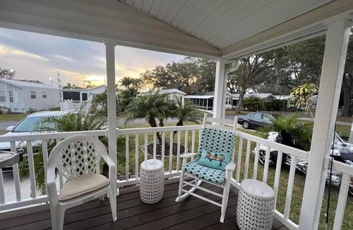 Braden River Cottage | Charming 2-bedroom 1.5 Bath Cottage in the famous Sun Outdoors in Sarasota