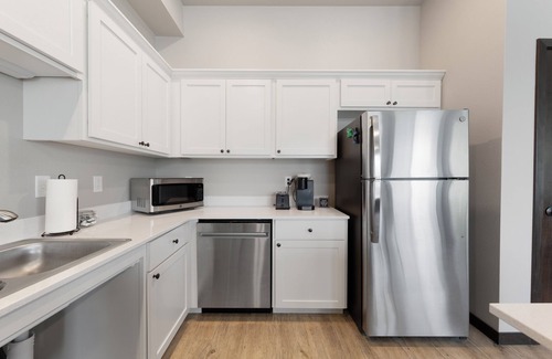Mankato Apartment | Charming 2-bedroom/2 bath apartment with spa & fitness room amenities in Mankato