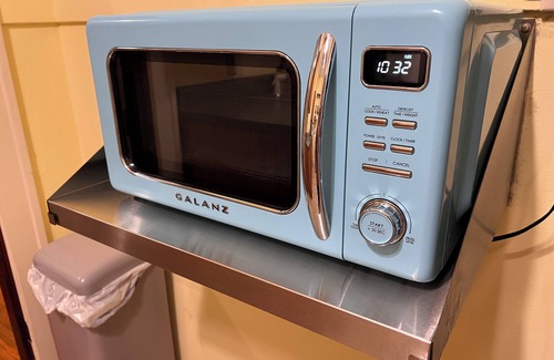 Belleville Apartment | Charming 2-bedroom apartment in beautiful Belleville with WiFi