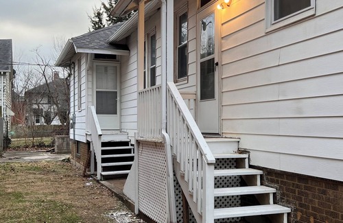 Belleville Apartment | Charming 2-bedroom apartment in beautiful Belleville with WiFi