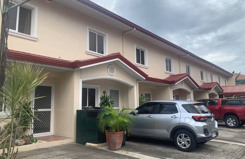 San Pedro Apartment | Charming 2-bedroom apartment with WiFi, AC in wonderful San Pedro Laguna