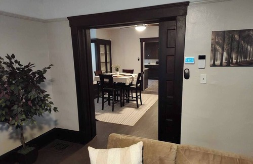 Cleveland Apartment | Charming 2-bedroom apartment with AC; near hospitals and Case Western
