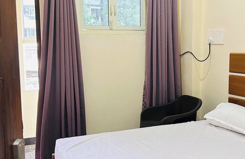 Varanasi House | Charming 2-bedroom apartment in Varanasi with WiFi and AC