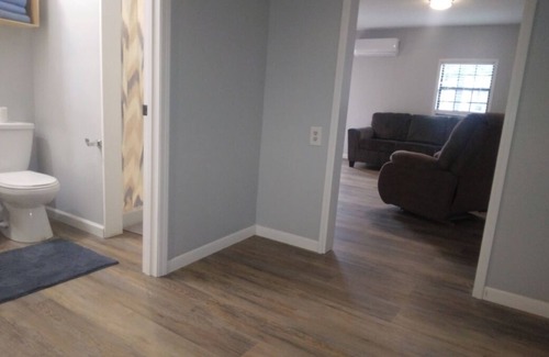 Geneva Apartment | Charming 2-bedroom apartment with WiFi, AC in enjoyable Hemphill