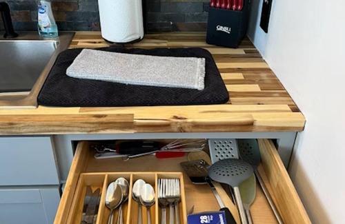 Greene Apartment | Charming 2-bedroom apartment with WiFi, AC in welcoming Greene