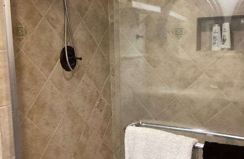 Hobbs House | Charming 2-bedroom building in Hobbs with WiFi and AC