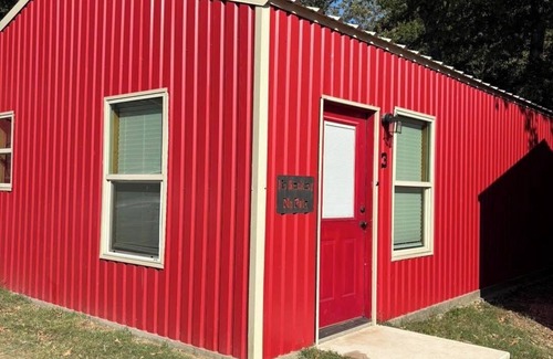 Malakoff Cabin | Charming 2-bedroom cabin in peaceful Malakoff on the lake with AC