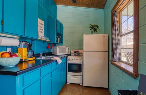 Uvalde County Cabin | Charming 2-bedroom cabin right on the Frio River - Cabin #1
