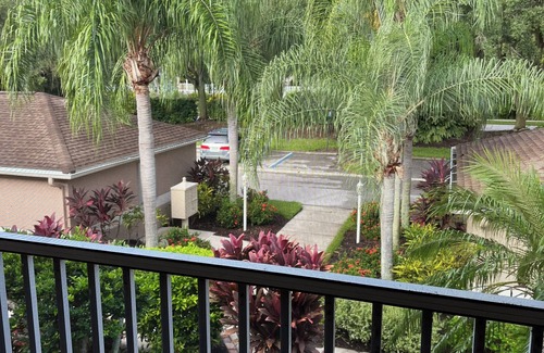 Sarasota Condo | Charming 2-bedroom condo with WiFi on golf course in sunny Sarasota