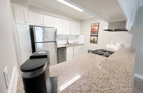 Northwest Torrance Condo | Charming 2-bedroom condo in pleasant Torrance with Pool