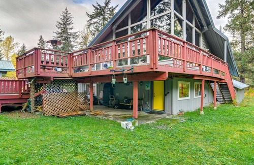 Alyeska Apartment | Charming 2-bedroom Girdwood Alyeska apartment with Hot Tub Walk to Slopes