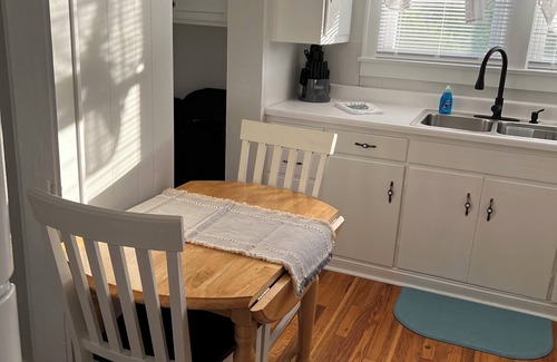 Rich Creek House | Charming 2-bedroom house with WiFi, AC in tranquil Rich Creek.