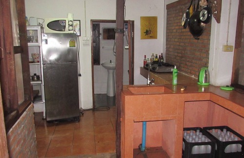 Nong Kwai House | Charming 2-bedroom house with WiFi, AC in superb Hang Dong.