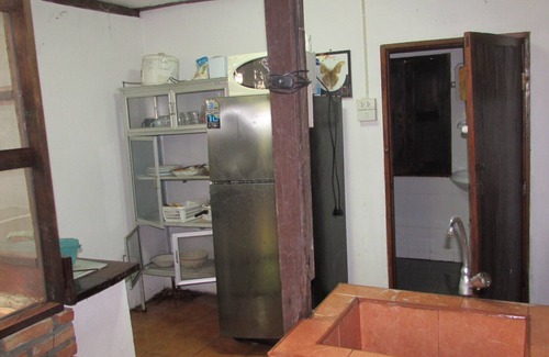Nong Kwai House | Charming 2-bedroom house with WiFi, AC in superb Hang Dong.
