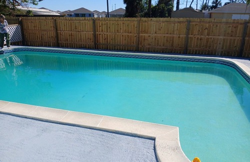 Grove City House | Charming 2-bedroom house in Englewood with inground pool. 5-Min drive to beach.