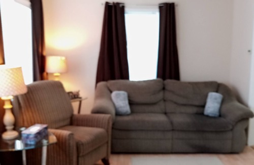 Green Bay House | Charming 2-bedroom house with AC, WiFi in serene Green Bay