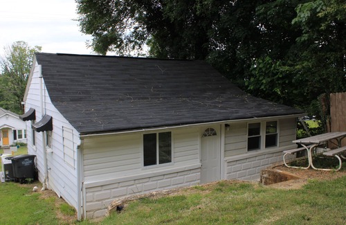 Kingsport House | Charming 2-bedroom house in wonderful Kingsport with AC
