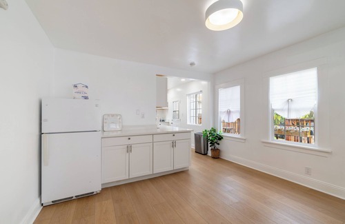 Central San Mateo House | Charming 2-bedroom house in nice San Mateo with WiFi, AC